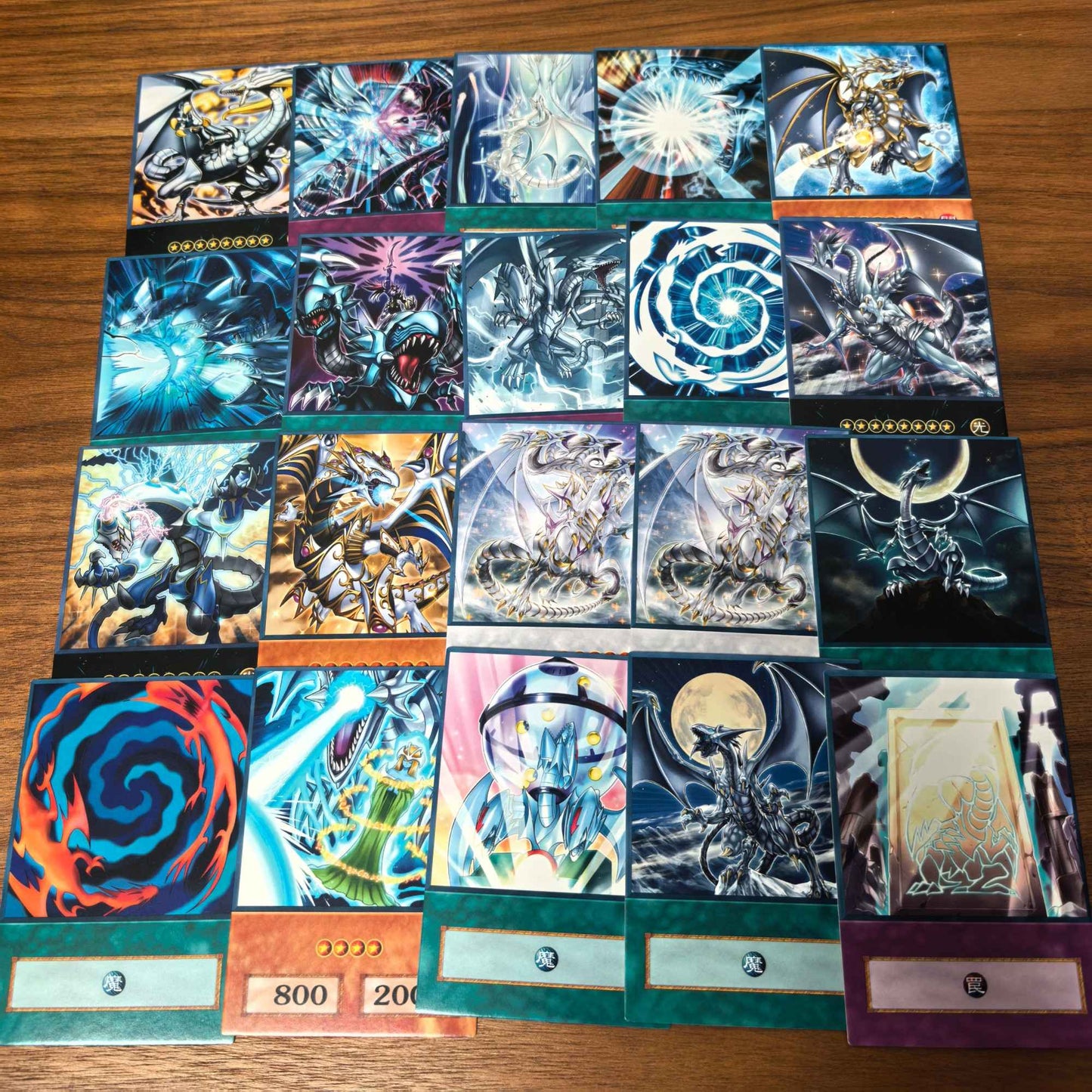 100 unidades Yu-Gi-Oh Anime Style Cards Olhos Azuis Estilo KAIBA Yugioh DUAL MONSTER Clássico Proxy DIY Card Presente Infantil