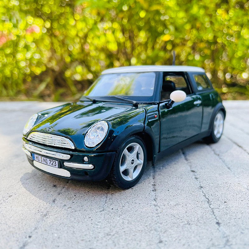 Maisto 1:24 BMW MINI Countryman verde liga super carro de brinquedo simulação liga modelo de carro artesanato decoração coleção brinquedo ferramentas presente