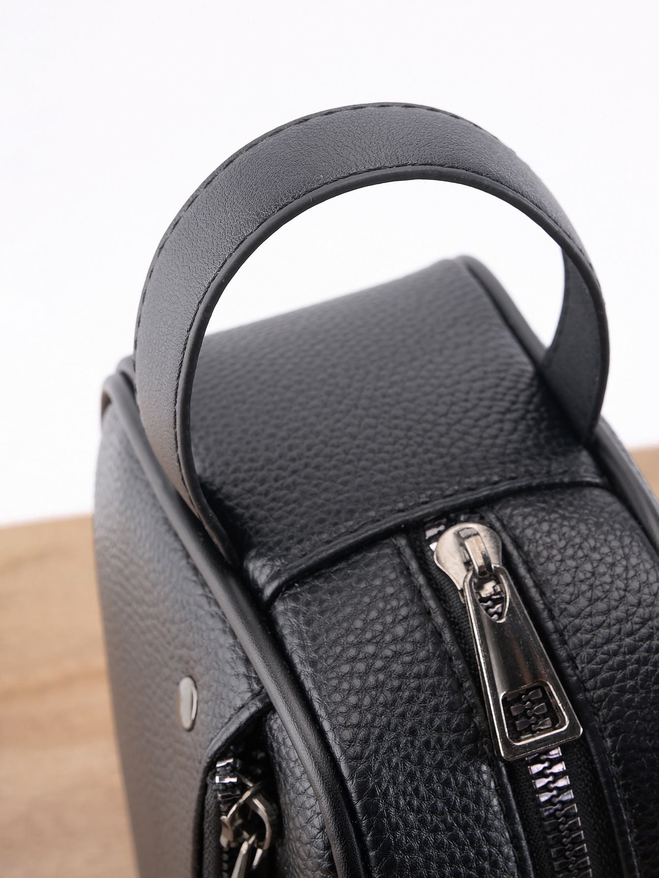??Men's Textured PU Leather Organizer Bag - Dual Zipper Hand Carry w/ Detachable Strap, Fits Phone & Essentials