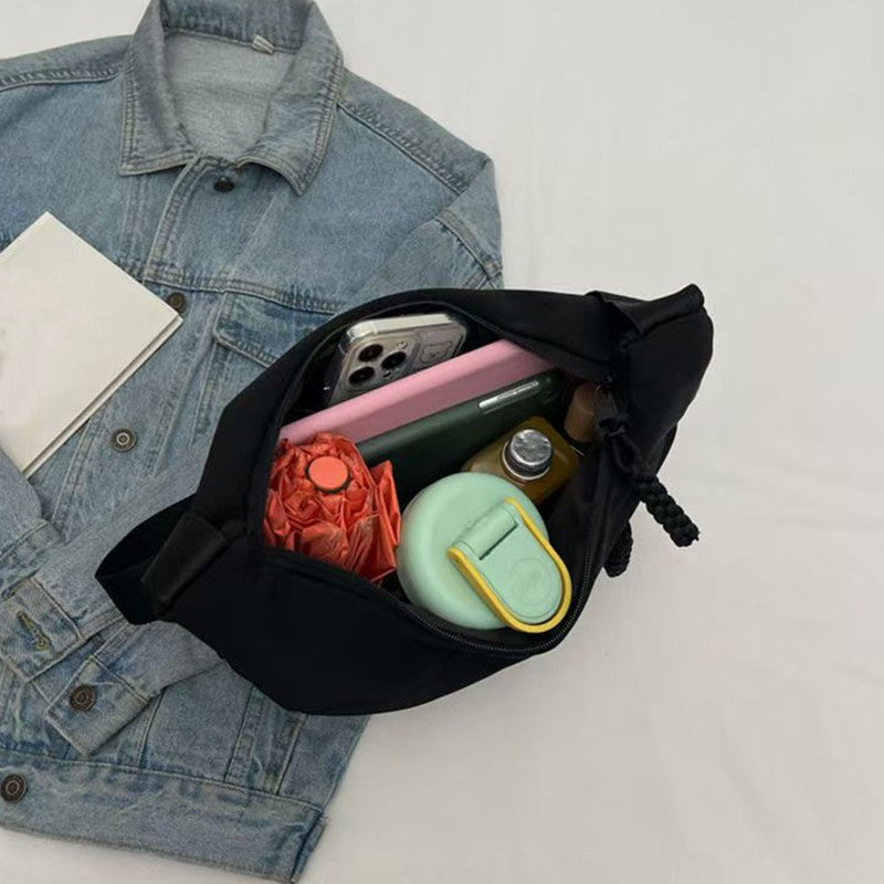 Neutral Style Shoulder Bag for Men and Women, Suitable for Casual Outings and Work Use Made of Nylon Material.