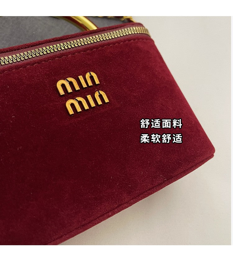 2025 Light Luxury Designer Retro Box Bag Female Korean Version of The Texture One-shoulder Messenger Mini Earphone Lipstick Bag