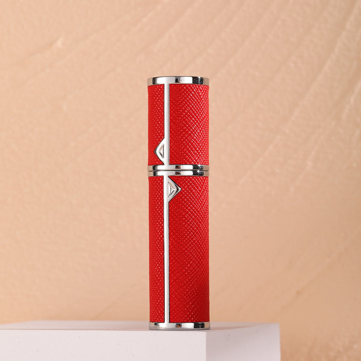 Louischanzl Premium PU leather Sprayer Suitable for Boarding Tight Sealing Travel Perfume Spray 5ml Perfume Atomizer  Bottle