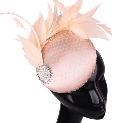 Lindo Fascinador de Cabelo de Cetim Magenta Festa Noturna Formal Chapéu para Senhoras de Igreja Chapéu de Casamento Nupcial com Penas