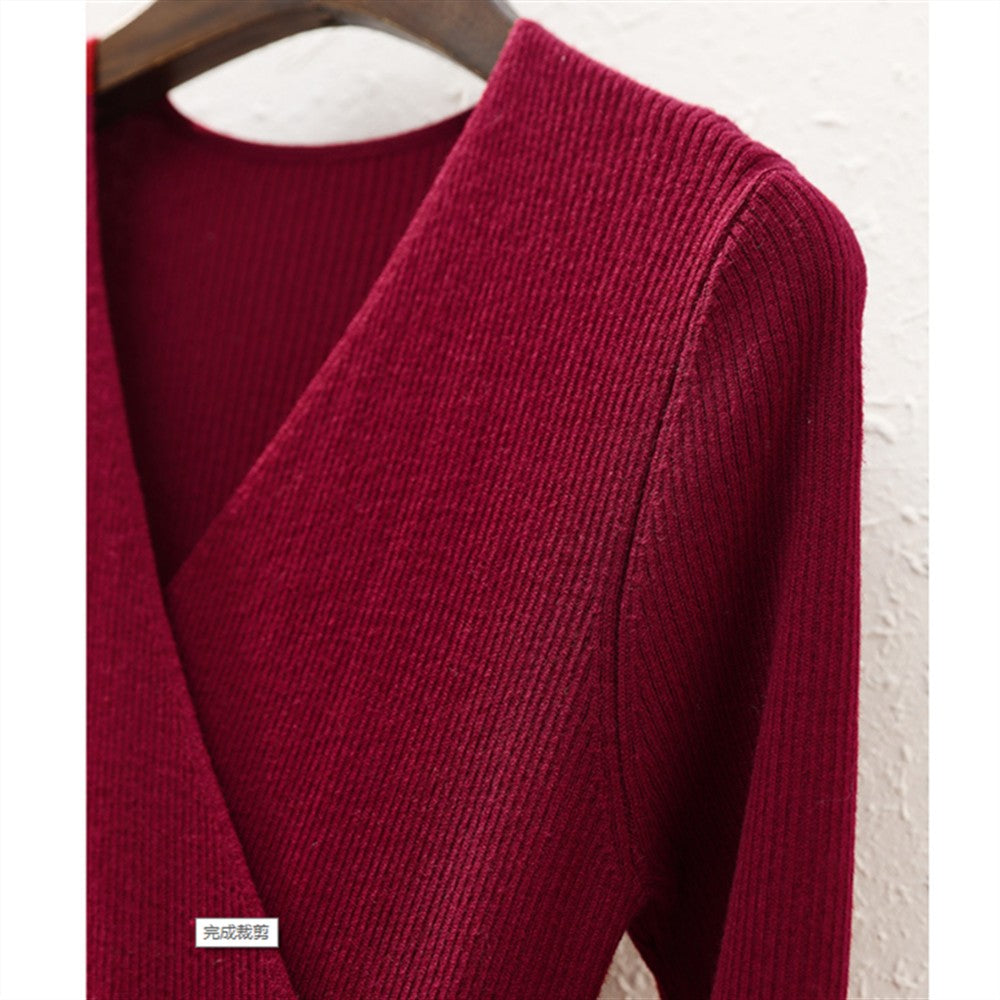 MARKOWO Desinger Brand 2022  Autumn and winter niche wool retro temperament slim V-neck knitted pleated dress