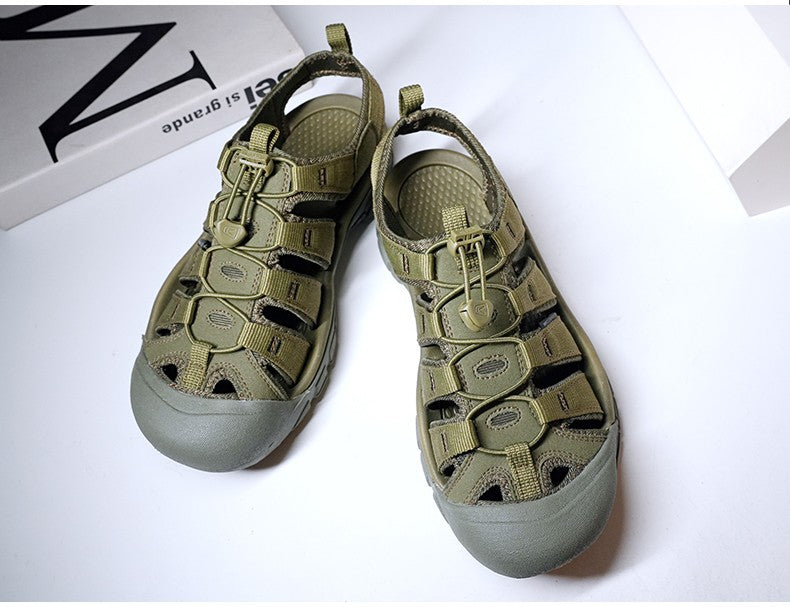 2025 Summer Men's Sandals Thick soled Baotou beach shoes Outdoor oversized casual Shoes Male lightweight hollow sandals Homme