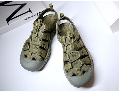 2025 Summer Men's Sandals Thick soled Baotou beach shoes Outdoor oversized casual Shoes Male lightweight hollow sandals Homme