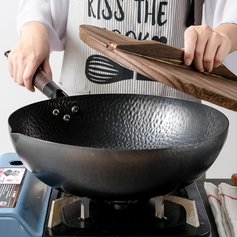 Panela Wok de Ferro Puro Konco, Panela de Ferro Fundido Antiaderente, Uso Geral para Fogão a Gás e Indução 32cm