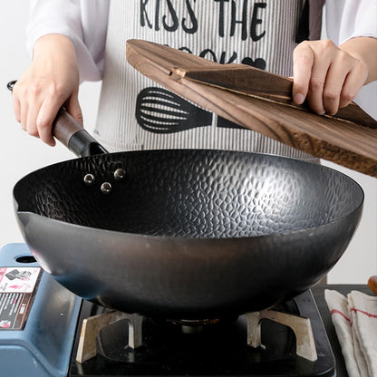 Panela Wok de Ferro Puro Konco, Panela de Ferro Fundido Antiaderente, Uso Geral para Fogão a Gás e Indução 32cm