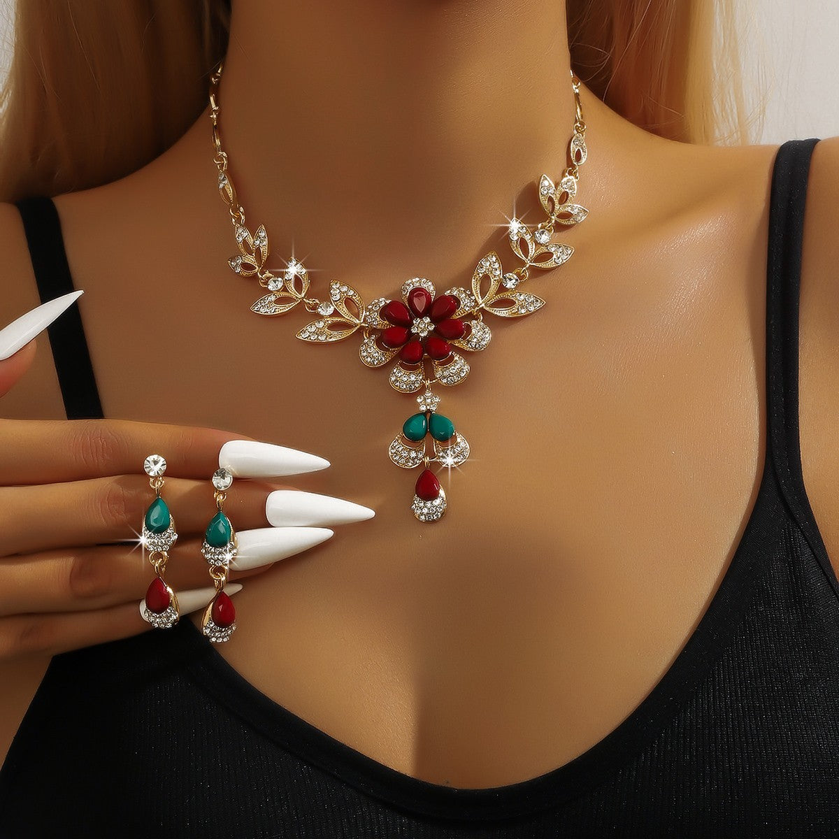 Conjunto de Joias Femininas 3 Peças com Colar e Brincos de Flor Preta Dourada para Casamento, Banquete, Festa, Presente