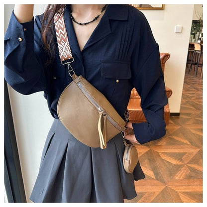 2025Casual solid color commuter bag simple western style street style fashion crossbody chest bag travel waist bag two-piece set