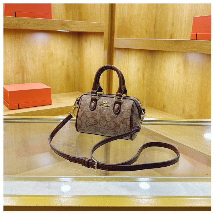 Classic Retro Boston New Small Bag Casual and Versatile Temperament Good Look Popular Hot Style Crossbody Bag