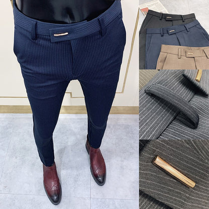 Calça Social Listrada Masculina Slim Fit com Tornozelo Justo Calça Social Masculina para Escritório e Festa Calça Social Masculina para Negócios Slim Fit