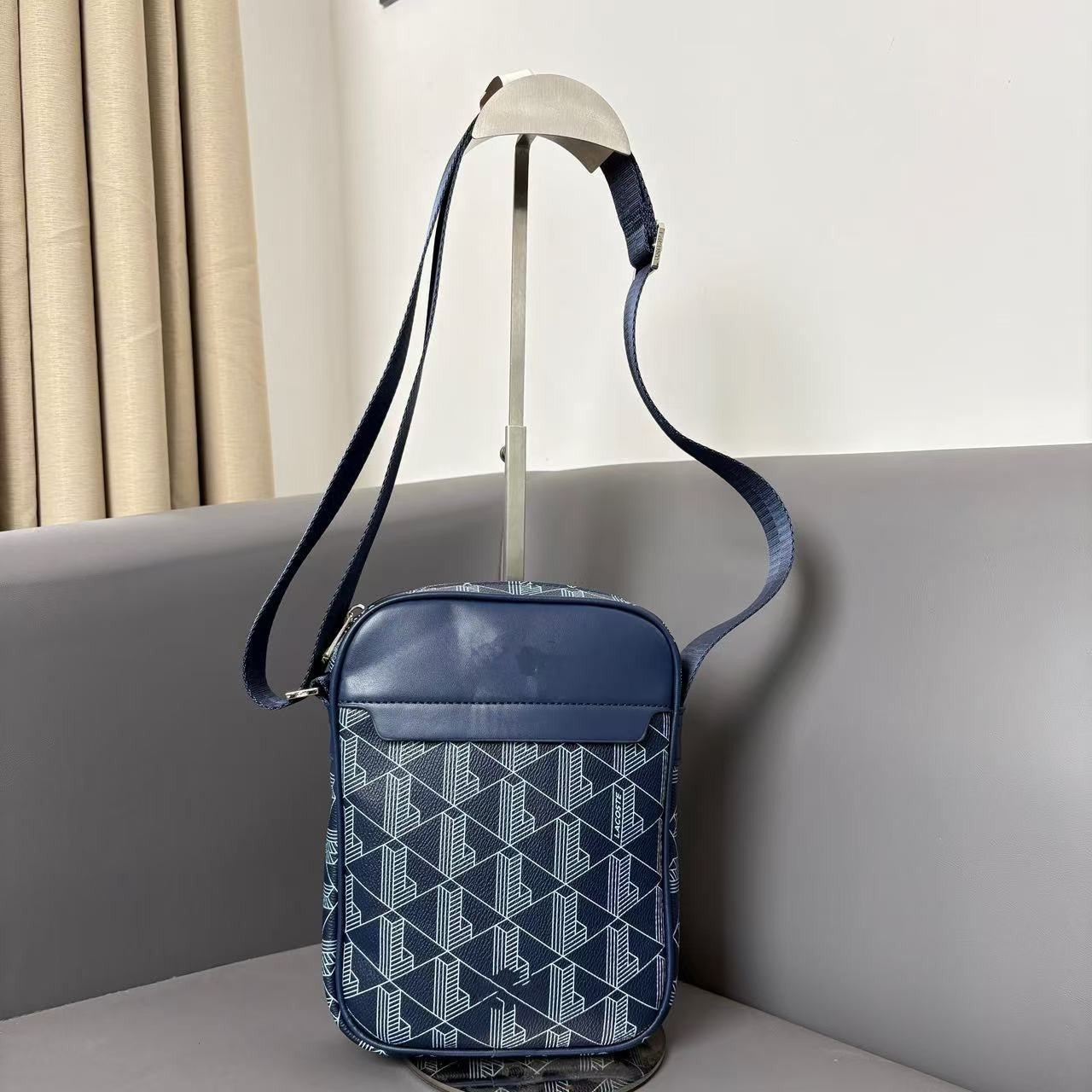 2025 new retro printed men's shoulder bag, casual and fashionable crossbody bag, horizontal version trendy men's crossbody bag