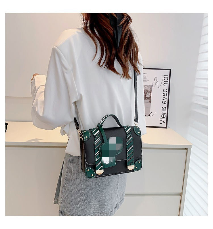 Magic Academy Style Cambridge Bag Handheld Crossbody British Style Postman Bag