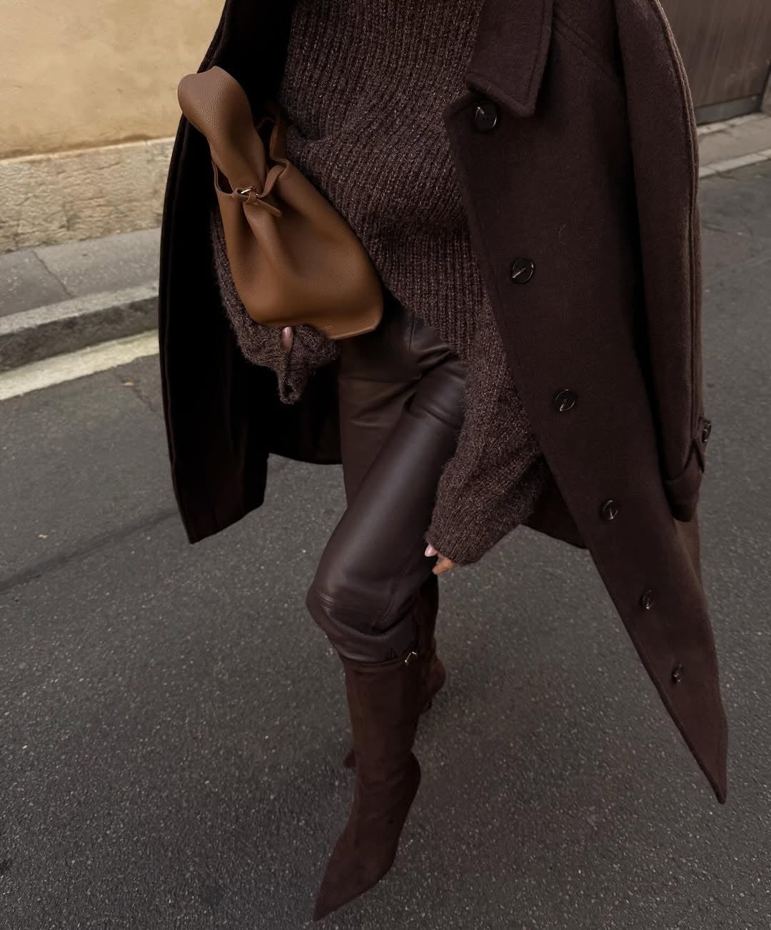 Brown Women Retro Woolen Warm Overcoat Solid Lapel Waist Cinching Single Breasted Loose Coat 2025 Lady Winter Street Warm Wear