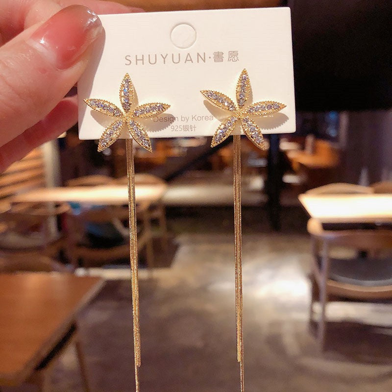 Brincos de Folhas Douradas com Cristal Verde para Mulheres Acessórios Diários de Individualidade Presentes de Joias para o Dia dos Namorados Aniversário