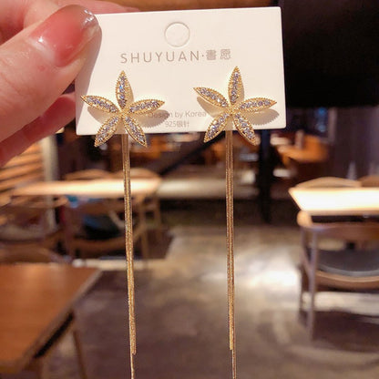 Brincos de Folhas Douradas com Cristal Verde para Mulheres Acessórios Diários de Individualidade Presentes de Joias para o Dia dos Namorados Aniversário