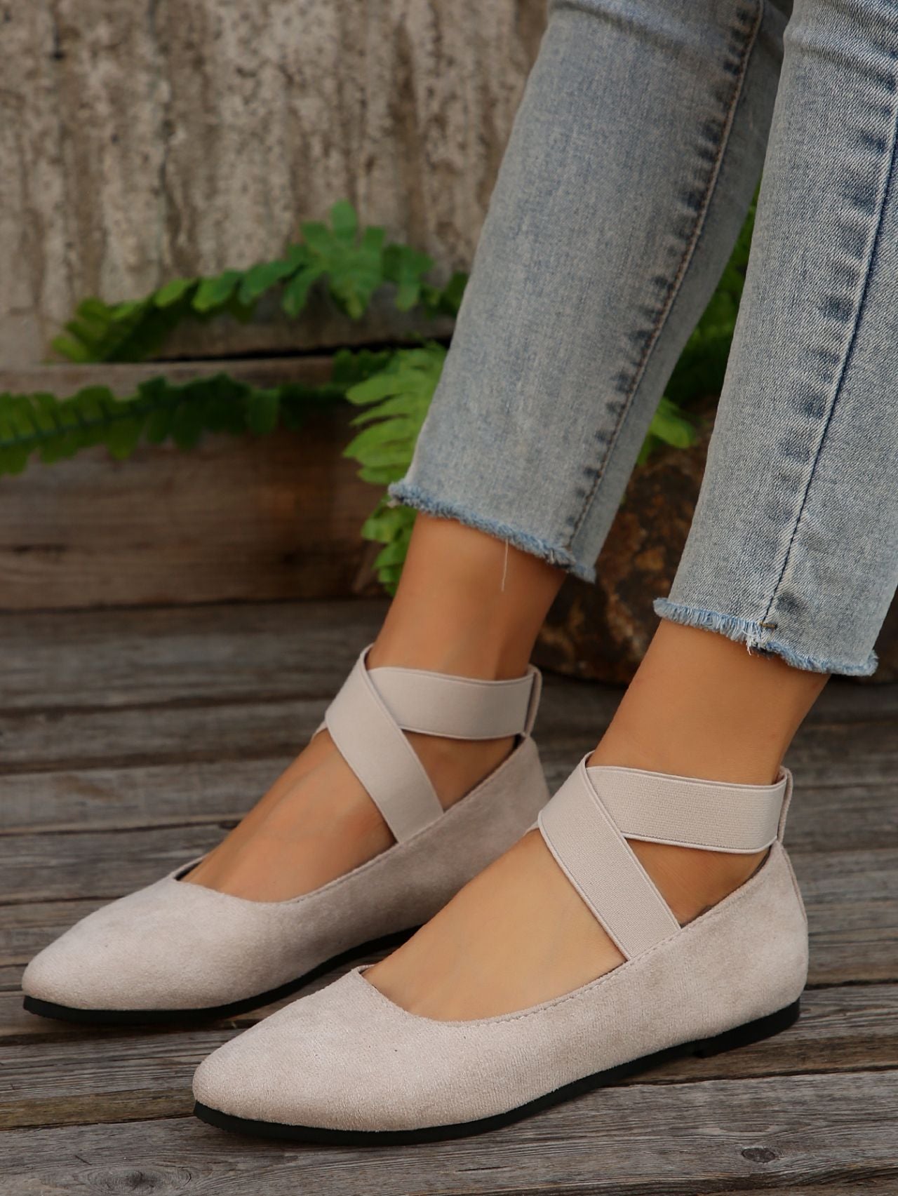 Flat Pointed Toe Flats for Women 2025 Spring New Beanie Shoes Shallow Mouth Elastic Strap Casual Women's Shoes