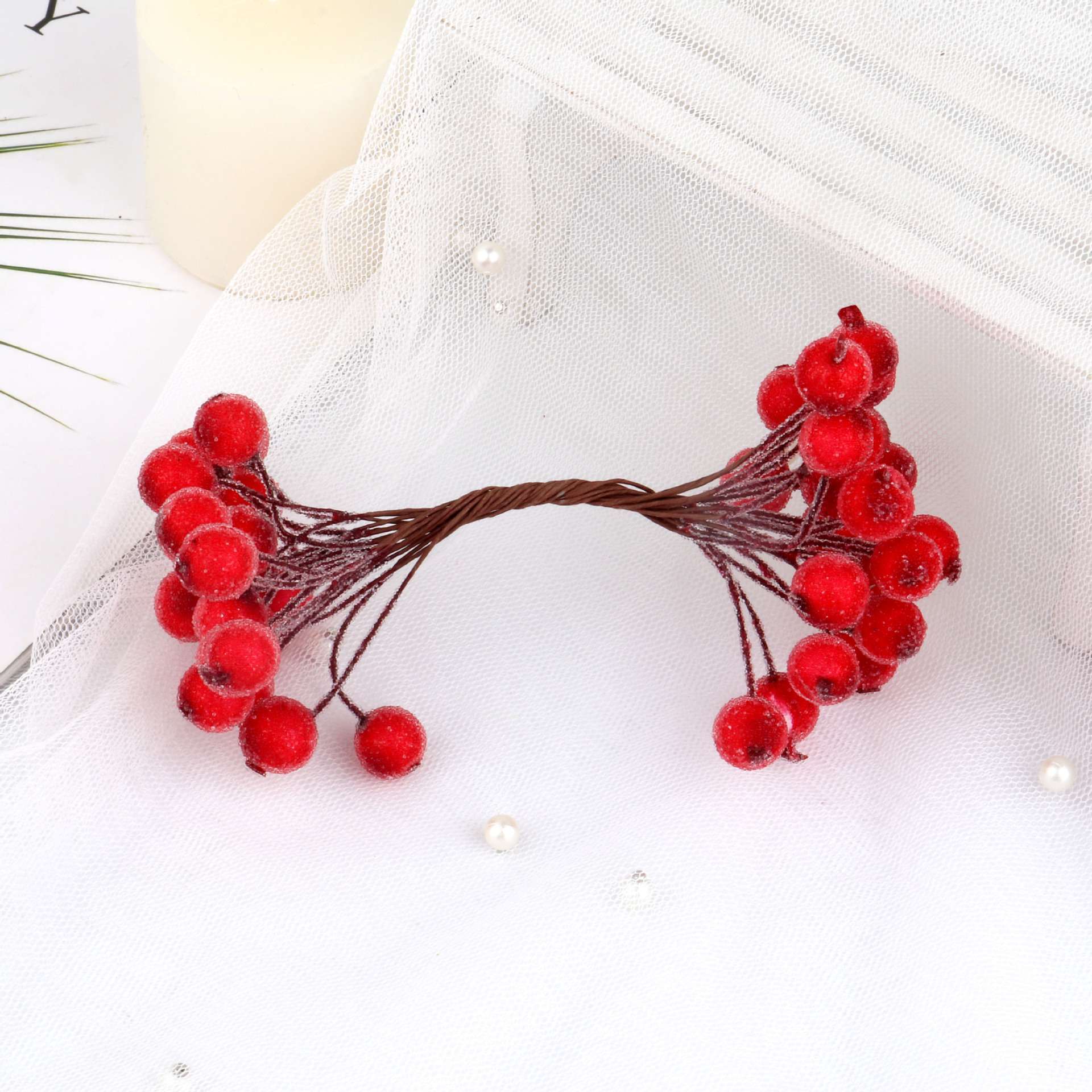40pcs Mini Christmas Frosted Artificial Berry Vivid Red Holly Berries Wedding Party Decoration Artificial Flowers Home Decor