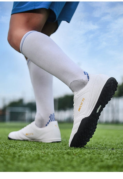 New Men Football Boots Men Soccer Shoes Adults Society Football Cleats Ultralight Training Soccer Sneakers Outdoor Lagre Size 47