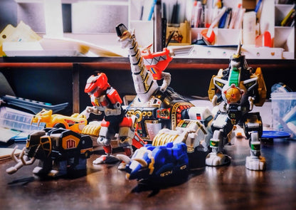 Em Estoque 100% Original Bandai Super Minipla Kyouryuu Sentai Zyuranger Mighty Morphin Boneco de Ação de Brinquedo Presente para Amigo