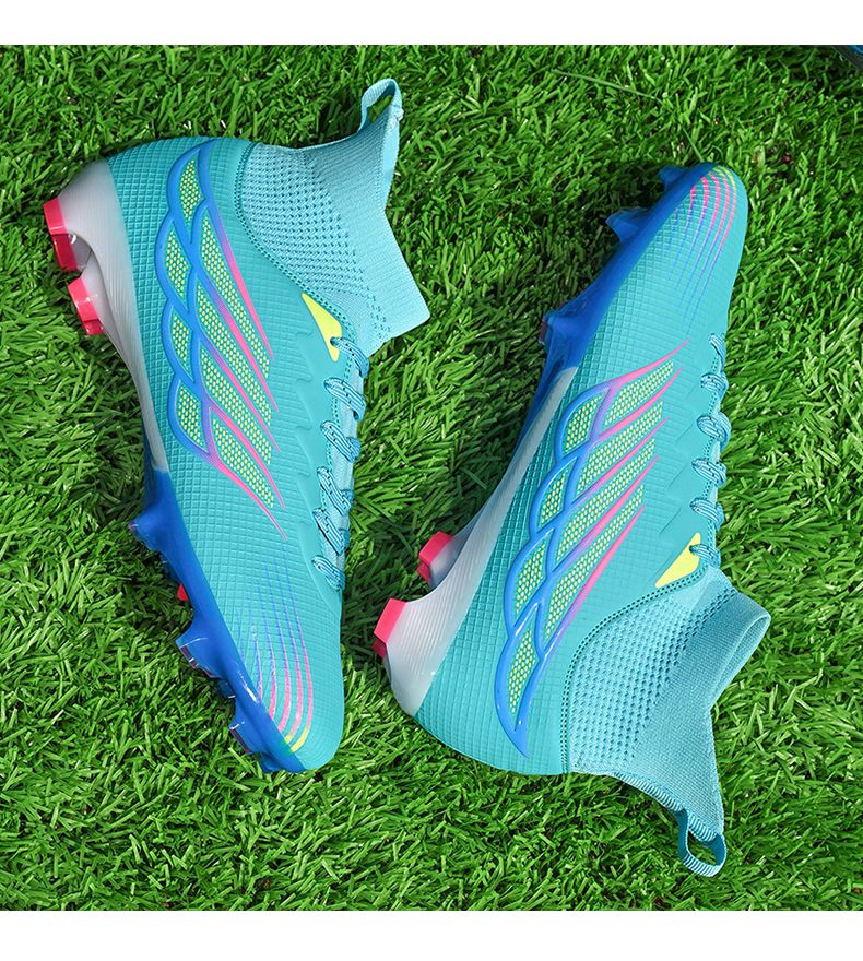 New Men Soccer Shoes Professional Ultralight Football Shoes Society Cleats Outdoor Football Field Boots Fast Sneaker Match
