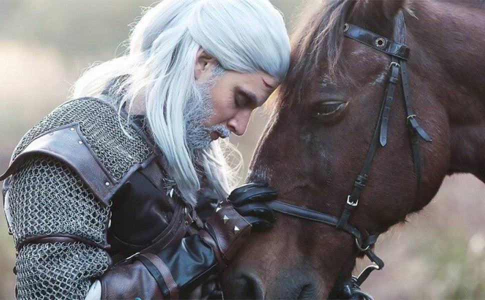 Geralt of Rivia Cosplay Wig White Slivery Straight Synthetic Hair Wigs for Men Party Novel Game Costume Halloween