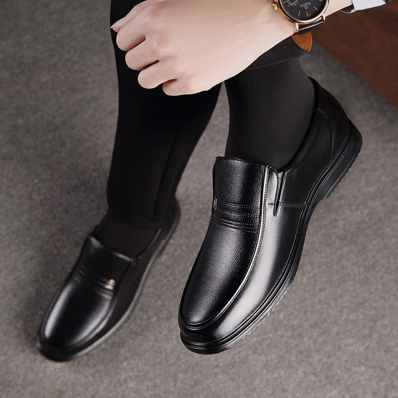 Sapatos Sociais Masculinos de Couro Marca de Luxo 2025 Mocassins Masculinos Sapatos de Vestir Respiráveis Slip-on Sapatos de Condução Pretos Tamanhos Grandes 38-46