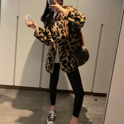 New Vintage Leopard Print Winter Warm Coats Female Fashion Lightweight Lamb Wool Jacket Women Casual Loose Plush Short Outerwear