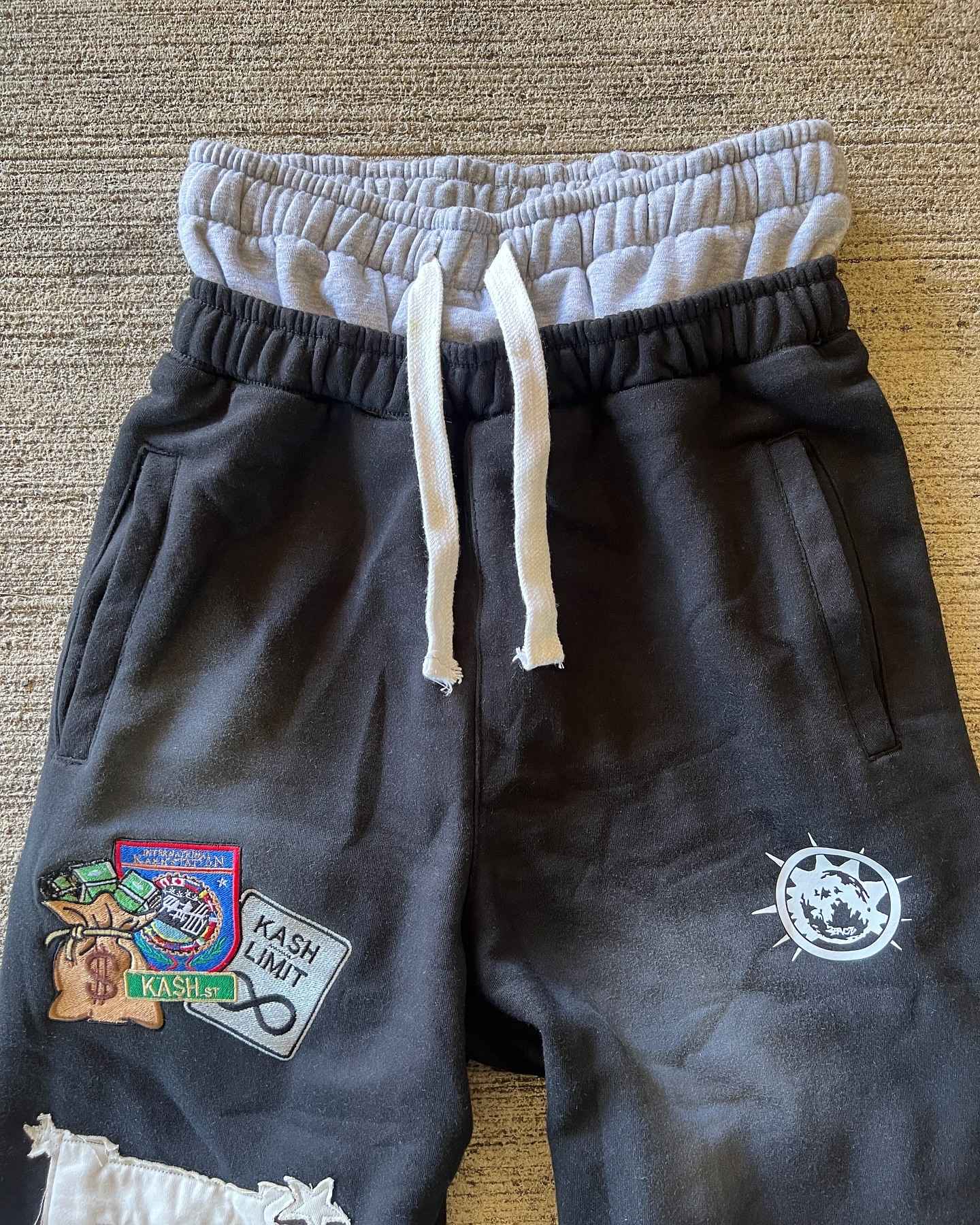 Calça de Moletom Y2K Masculina Feminina Gótica Hip Hop Americana com Patch de Letras Y2K Dupla Camada Larga Elástica na Cintura Calça Jogger Casual