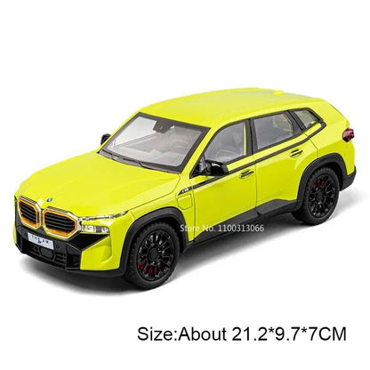 Miniaturas de Carro de Brinquedo i5M60 XM Escala 1:24, Liga Fundida, Pneus de Borracha, com Luz e Som, Presente para Crianças e no Dia das Crianças