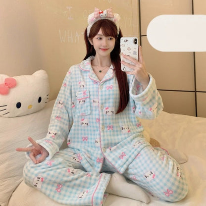 Autumn Winter New Pajamas Lapel Neck Long Sleeve Colourful Dot Print Warm Sleepwear Thick Casual Pajamas Coral Fleece Two-Piece