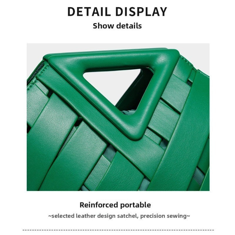 2025 new large-capacity handheld triangular clip bag with diamond-pattern weave