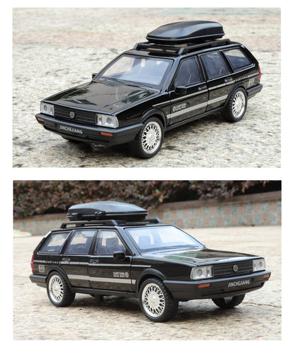 Miniatura Santana Quantum VolksWagenwerk Escala 1:32 em Liga Metálica, Decoração de Carro, Presente Criativo para Amigos, Brinquedo com Som e Luz