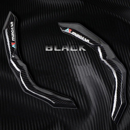 The carbon fiber steering wheel cover is luxurious, anti-slip, comfortable, durable and fashionable, suitable for all seasons