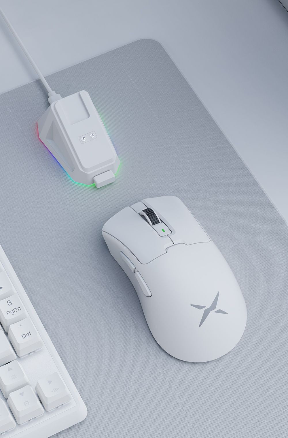 Mouse Gamer Sem Fio Delux M900PRO Ergonômico Taxa de Polling 8K PAW3395 63g Dock de Carregamento Magnético RGB para PC Gamer com Mão Grande Direita
