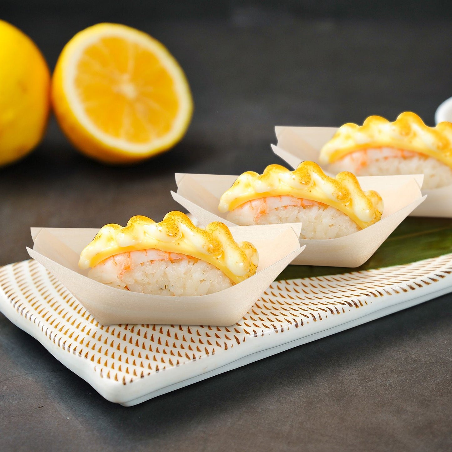 100 unidades Bandejas Descartáveis para Servir Sushi Barcos de Sushi de Madeira Pratos de Salada Sobremesa Bolo de Pinheiro Tigela de Lanche Bandejas de Servir Pratos de Comida