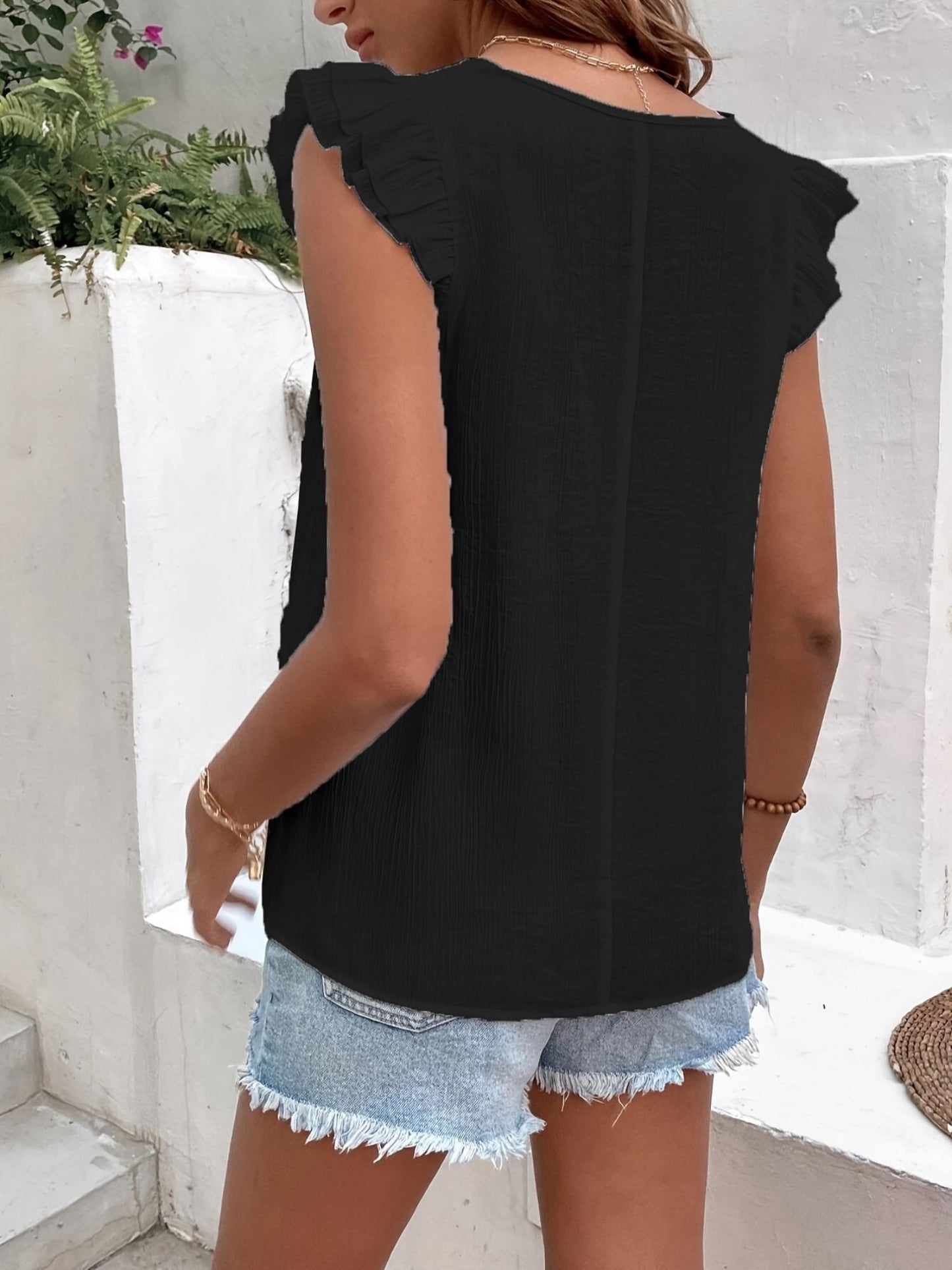 New Women's FashionWomen's V-neck Lace Pleated Sleeves Fashionable Casual Shirt Tops Ladies Casual Commuting Shirt