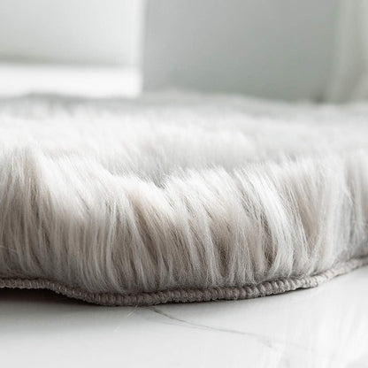 Soft Shaggy Faux Fur Rug Non-Slip Floor Mat 60x90CM Extra Thick Plush Bedroom Rug for Living Room Warm Carpet Machine Washable