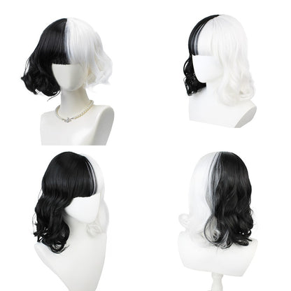 Peruca de cabelo sintético de cosplay da Cruella metade preta e metade branca de 30 cm, curta e encaracolada, para Halloween, festa diária, com franja