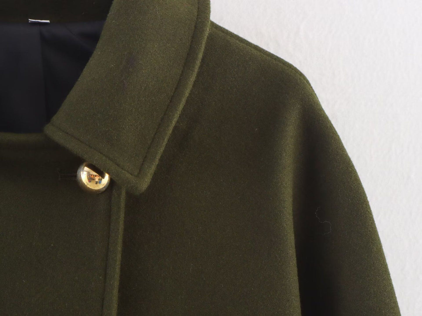 Thickened Double-Breasted Warm Collar Two-Tone Women's Winter Coat Fashionable Commute Style Polyester Fiber Long Sleeve Coat