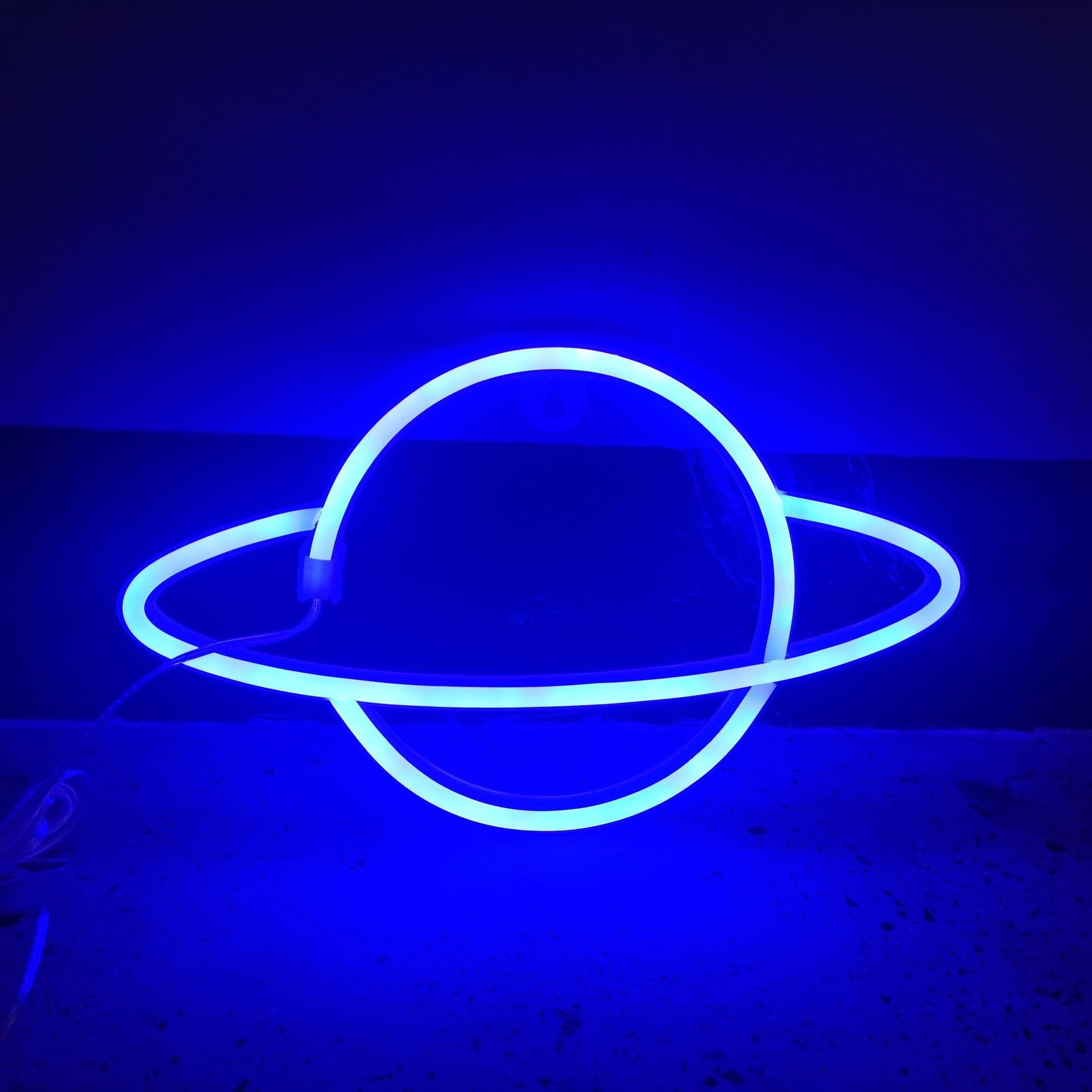 Neon Sign Alien Face Shaped Wall Hanging Lights for Home Game Room Saucerman  Plant LED Night Lamps Xmas Party Holiday Art Decor