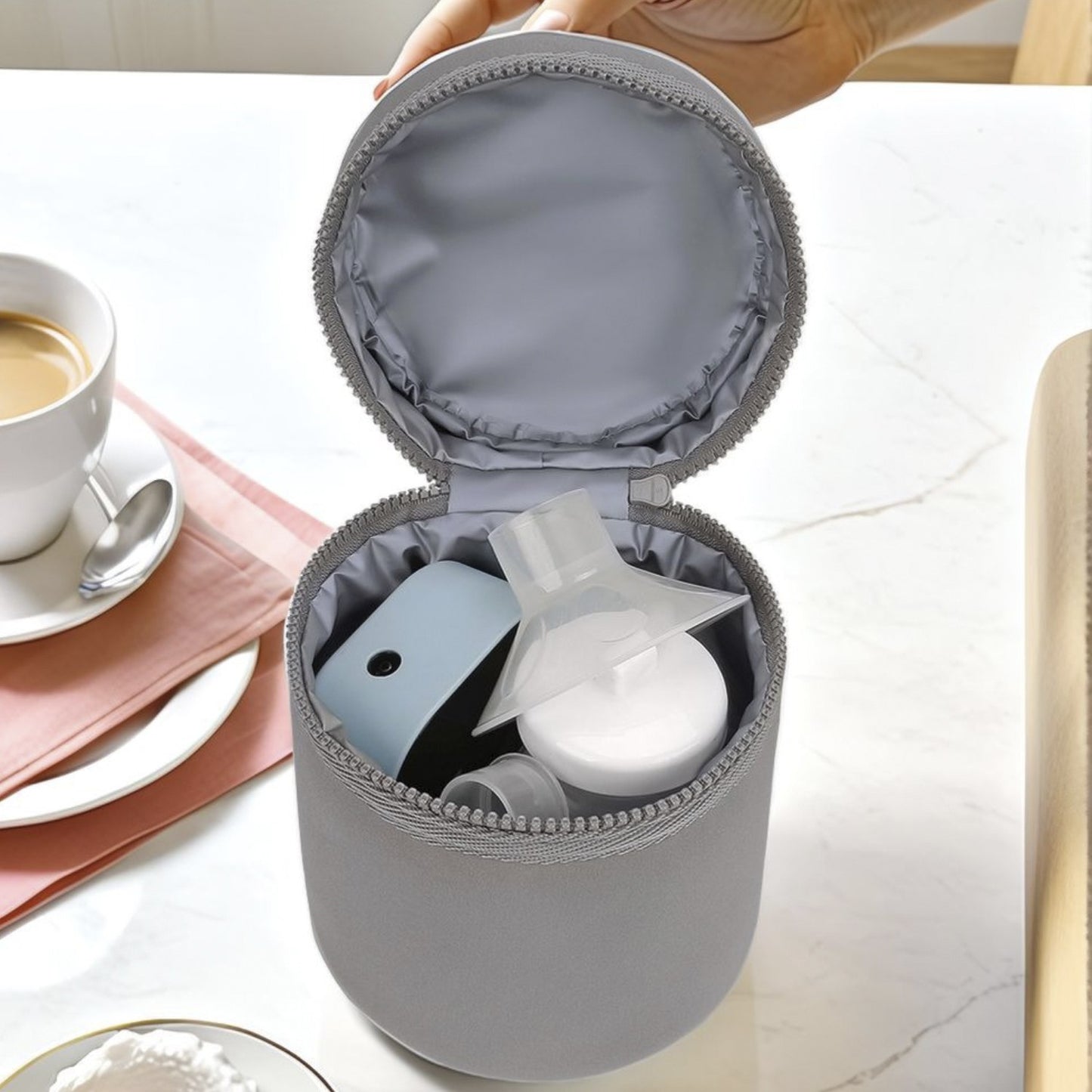 Waterproof bottle bag for baby and mother travel; milk bottle storage bag; mommy bag.