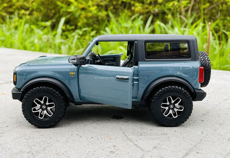 Maisto 1:24 Newly launch 2021 Ford Bronco Badlands alloy car model handicraft decoration collection toy tool gift die-casting