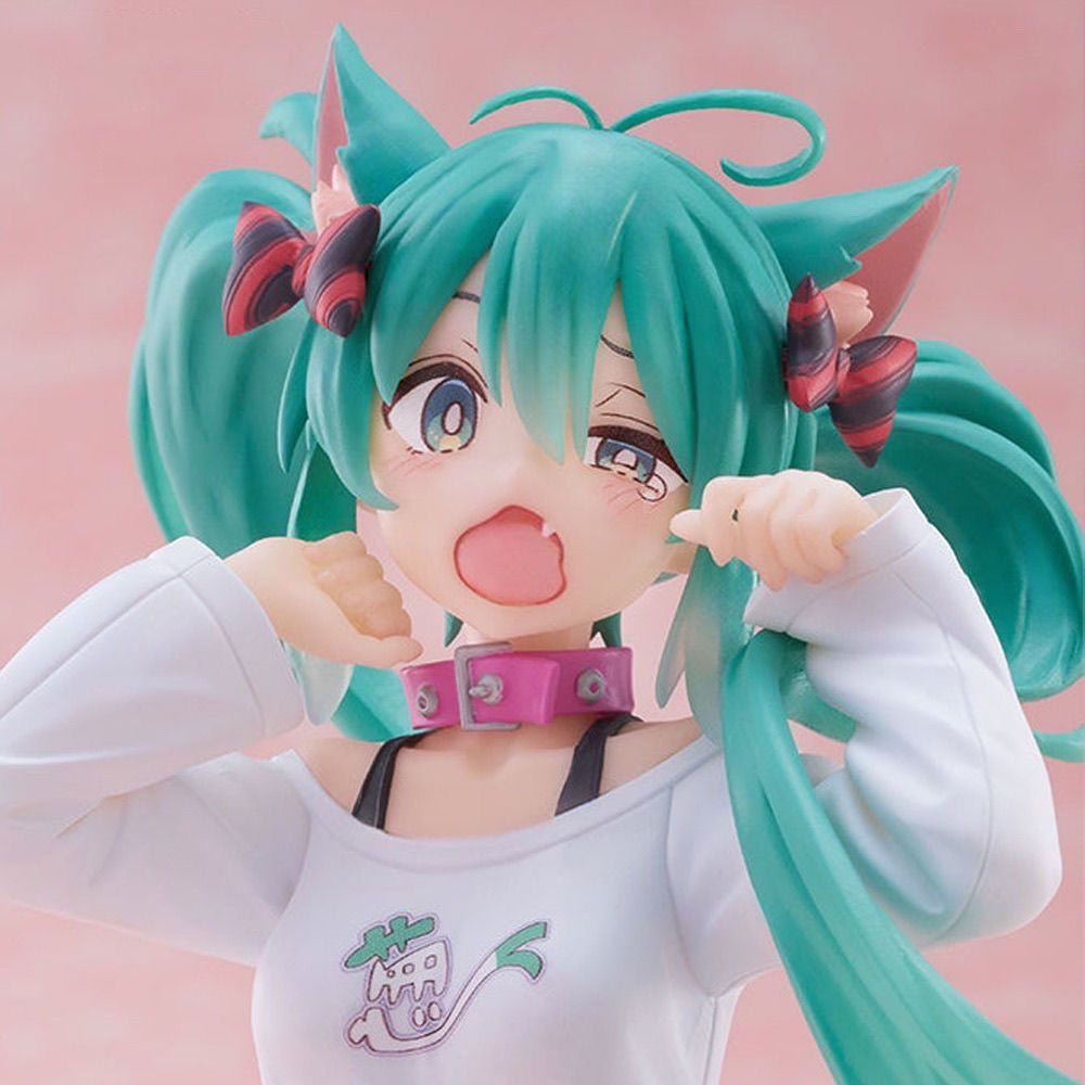 2026 ** 12cm Anime Hatsune Miku Action Figure with Cat Ear Long Sleeve Clothes PVC Model Toy for Children Gift Collectible