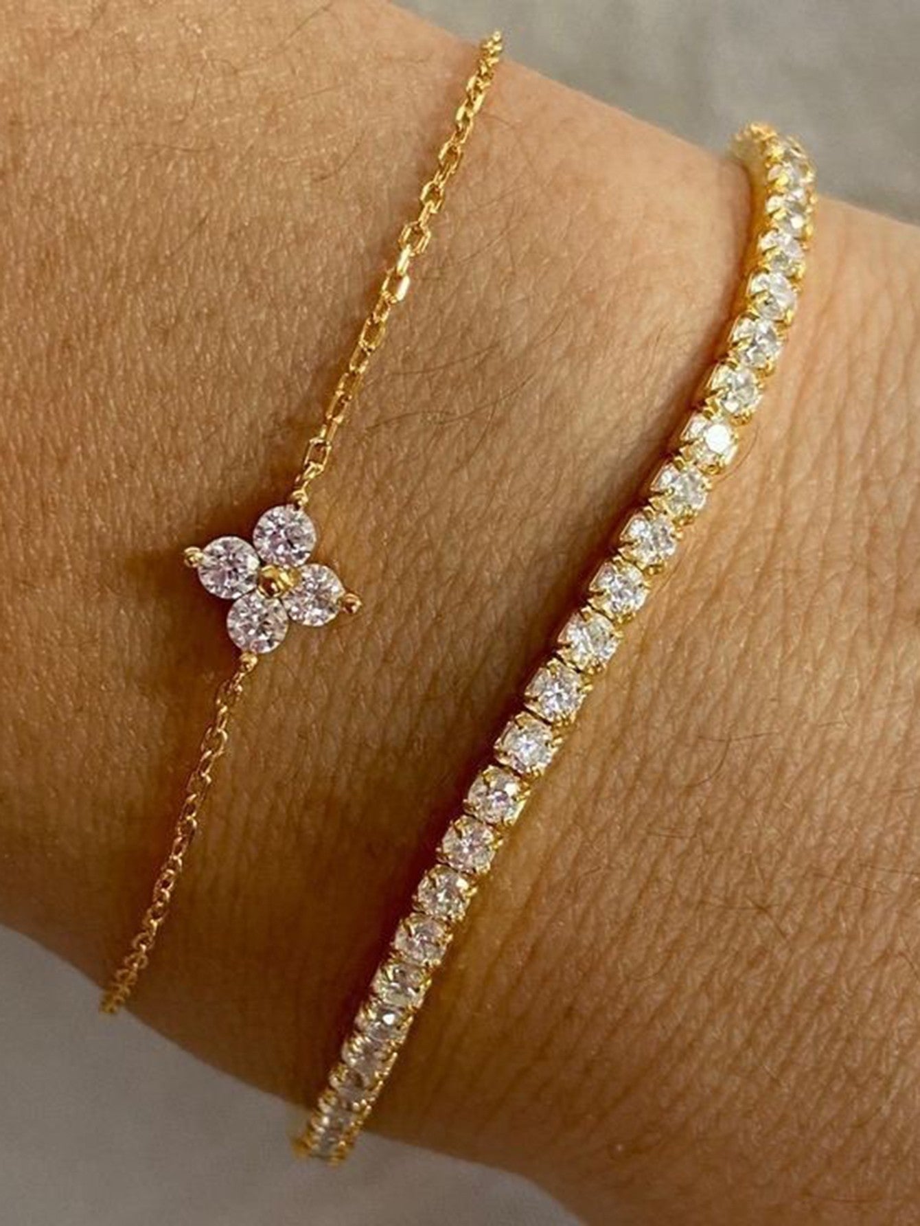 Conjunto de 2 pulseiras femininas de corrente com zircônia cúbica simples em formato de flor, joia para o dia a dia e escritório