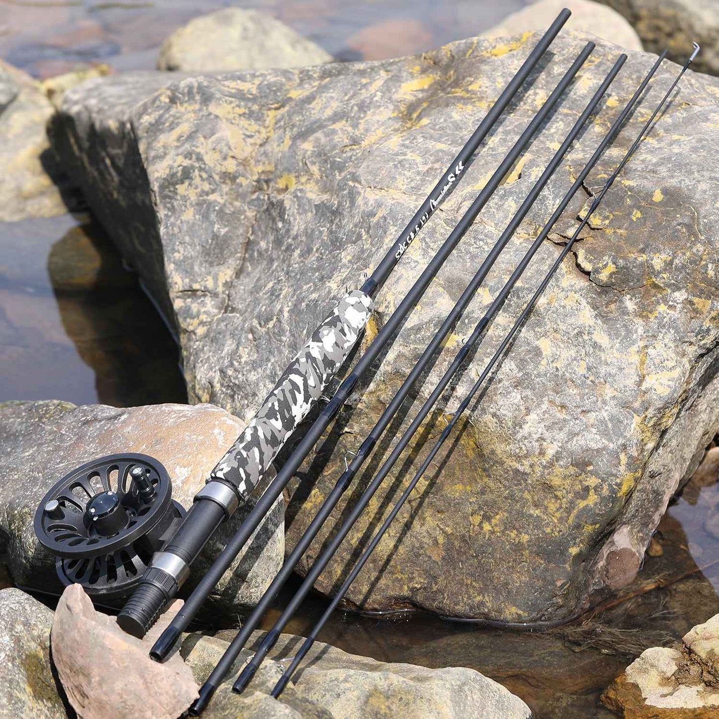 Sougayilang 5# Fly Fishing Rod Combo Super Light Portable Carbon Fiber Trout Rod Starter Package Fly Fishing Kit Fishing Tackle