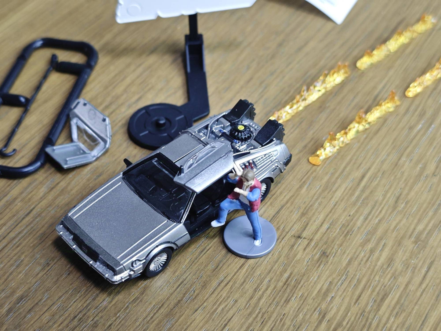Tomy De Volta Para o Futuro Filme Boneco de Ação Brinquedo Colecionável Presente Modelo de Carro Exclusivo Enfeite Cápsula de Brinquedos