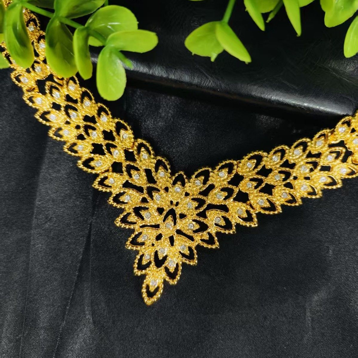 Shiny & Eye-Catching Fashion Necklace Earrings Bracelet Ring For Women 24K Gold AU999 | Golden luster, exquisite and attractive