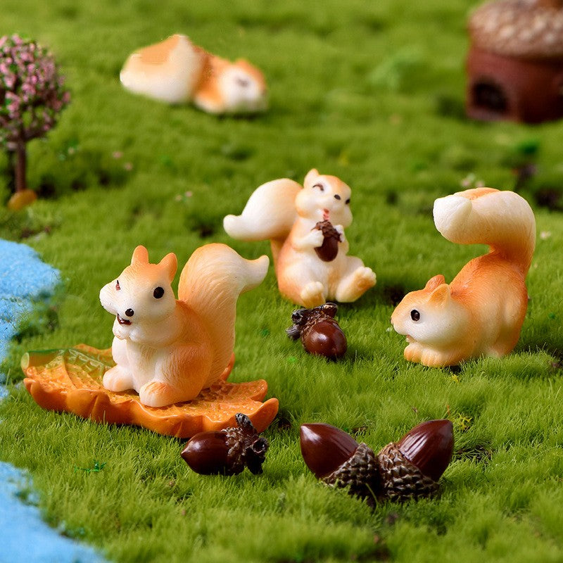 Squirrel Pine cone Leaf Figurine Cartoon Simulated Animal Model Resin Craft Home Miniature Fairy Garden Decoration Accessories